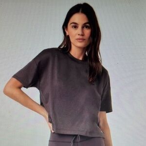 Vuori Energy Tee; Women's Performance Top, Size Large, Color: Sangria Heather